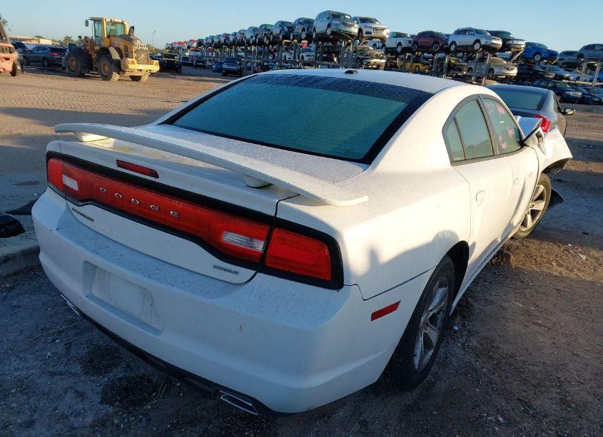 Photo 4 of 2011 Dodge Charger (VIN 2B3CL3CG1BH554596)