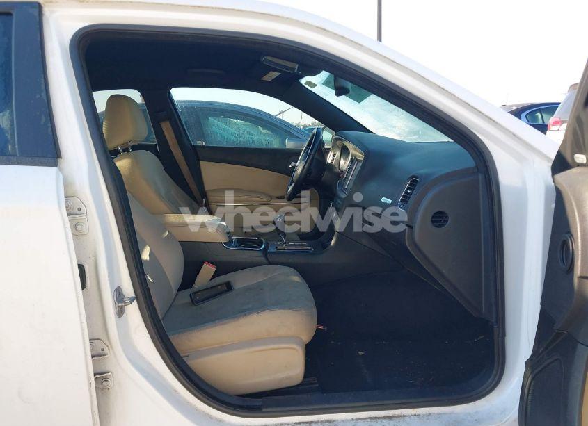 Photo 5 of 2011 Dodge Charger (VIN 2B3CL3CG2BH527648)