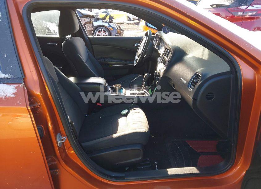 Photo 5 of 2011 Dodge Charger (VIN 2B3CL3CG3BH576244)