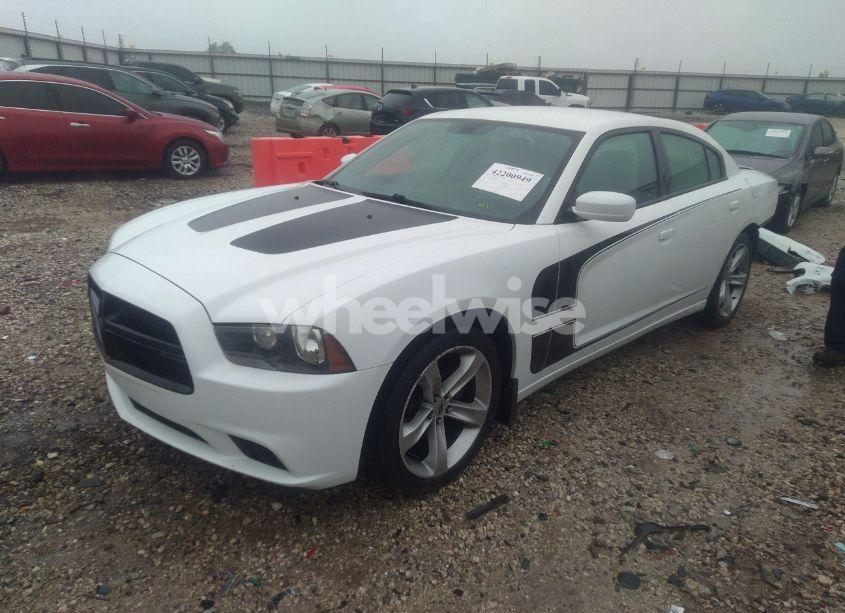 Photo 2 of 2011 Dodge Charger (VIN 2B3CL3CG6BH535588)