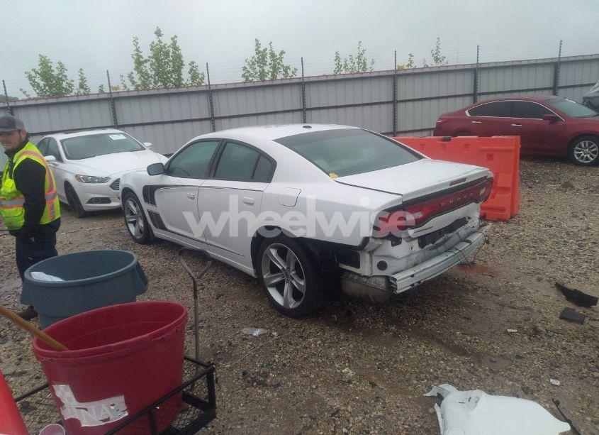 Photo 3 of 2011 Dodge Charger (VIN 2B3CL3CG6BH535588)