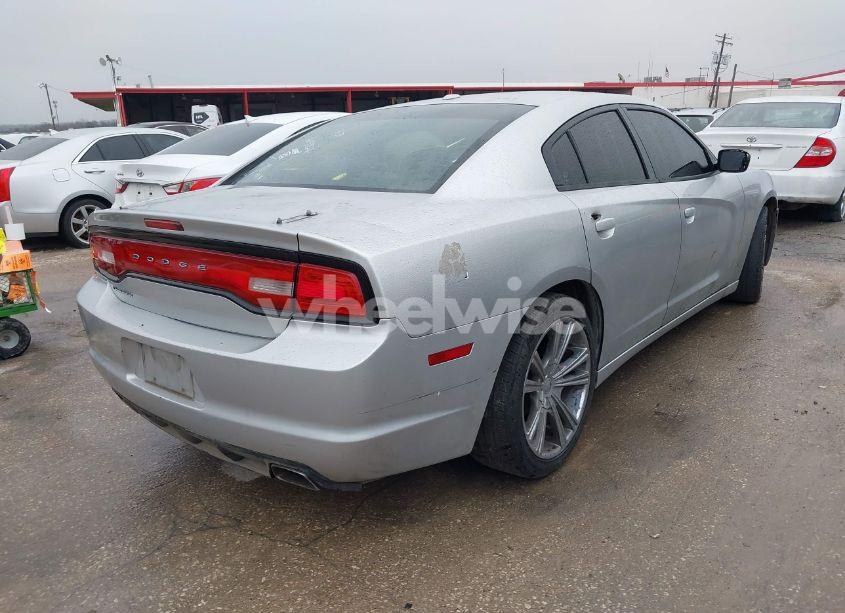 Photo 4 of 2011 Dodge Charger (VIN 2B3CL3CG8BH614826)
