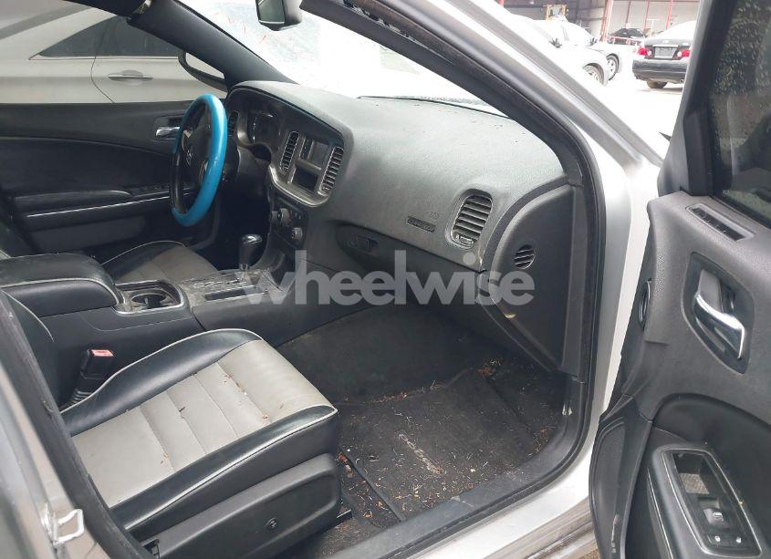 Photo 5 of 2011 Dodge Charger (VIN 2B3CL3CG8BH614826)