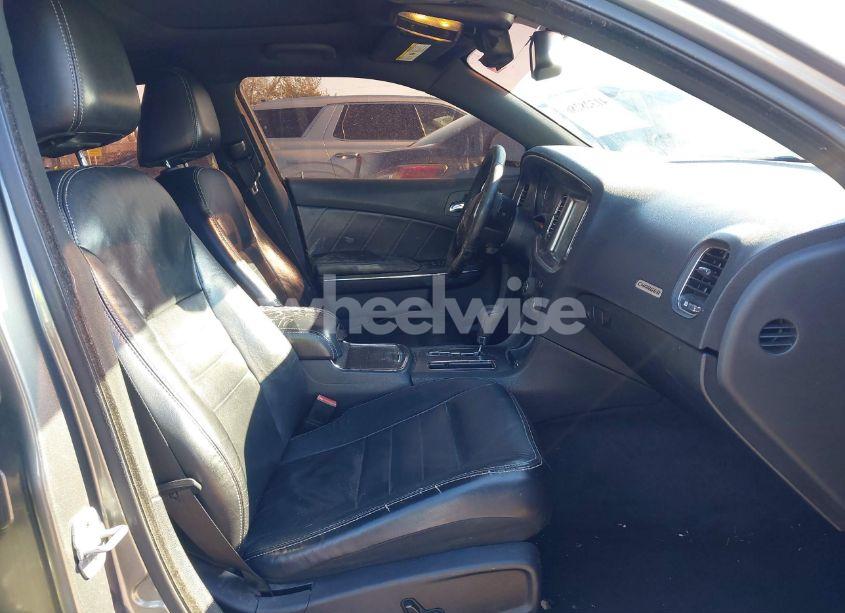 Photo 4 of 2011 Dodge Charger R/T (VIN 2B3CL5CT6BH555400)