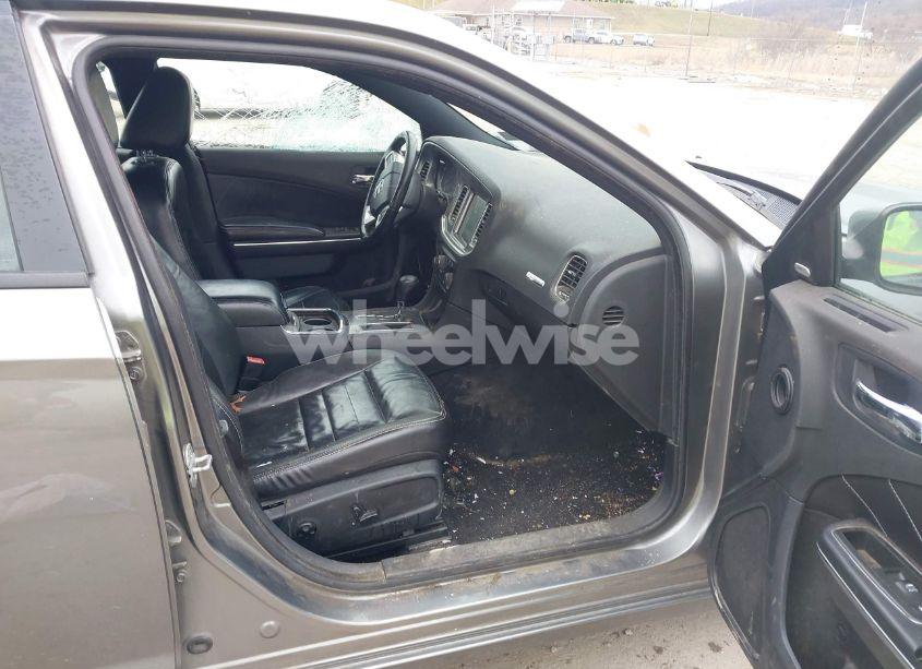 Photo 5 of 2011 Dodge Charger R/T (VIN 2B3CM5CT2BH610728)