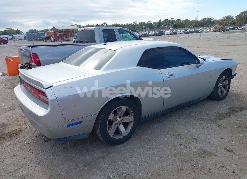 Photo 4 of 2009 Dodge Challenger SE (VIN 2B3LJ44V19H507734)