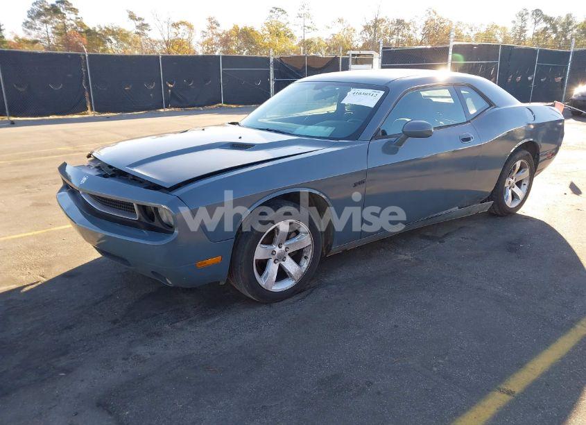 Photo 2 of 2009 Dodge Challenger SE (VIN 2B3LJ44V39H621072)