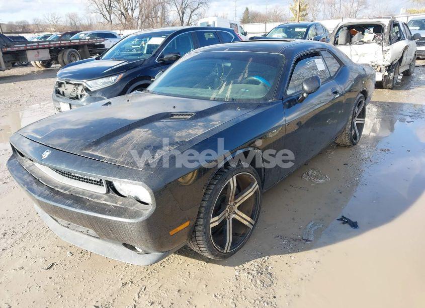Photo 2 of 2009 Dodge Challenger SE/SXT (VIN 2B3LJ44V69H577262)