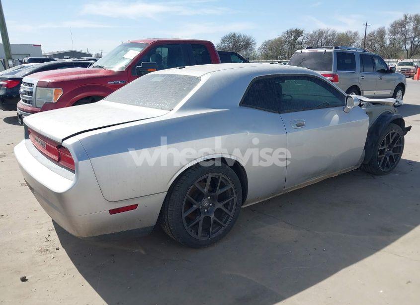 Photo 4 of 2009 Dodge Challenger SE (VIN 2B3LJ44V69H621096)