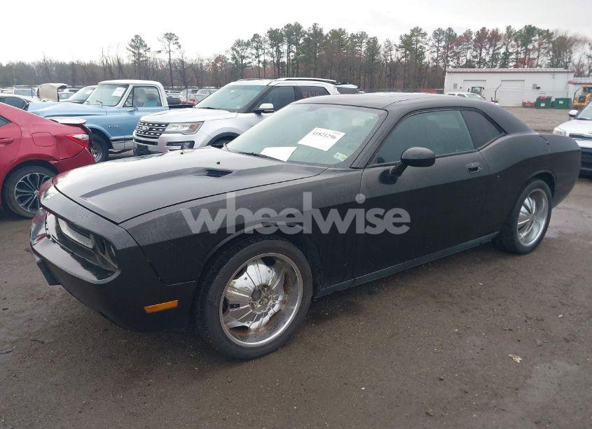 Photo 2 of 2009 Dodge Challenger SE (VIN 2B3LJ44VX9H522605)