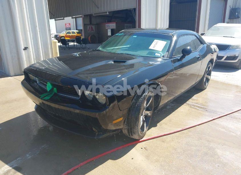 Photo 2 of 2009 Dodge Challenger SE (VIN 2B3LJ44VX9H535533)