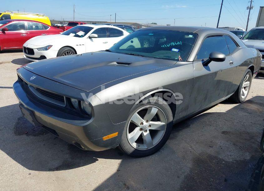 Photo 2 of 2009 Dodge Challenger SE (VIN 2B3LJ44VX9H594615)