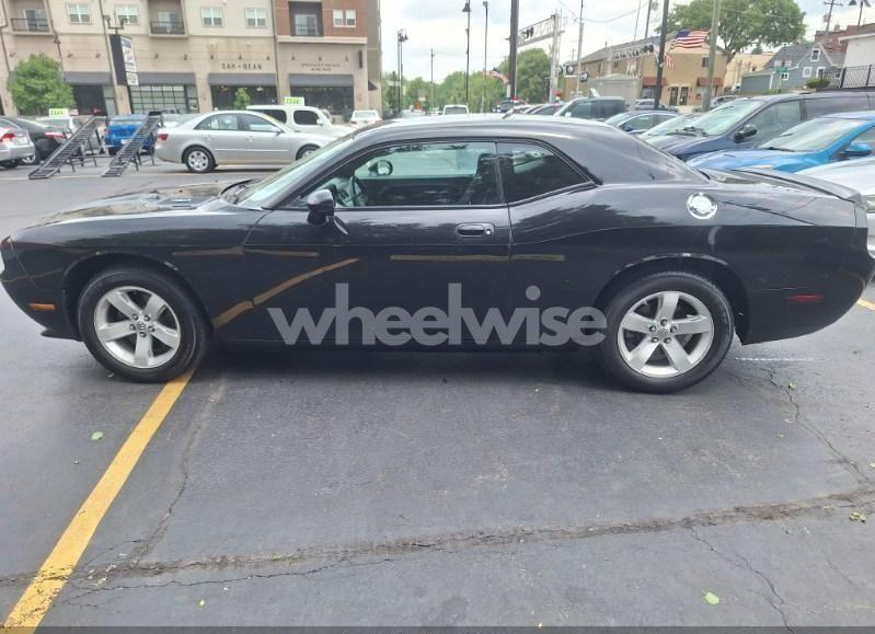 Photo 4 of 2009 Dodge Challenger R/T (VIN 2B3LJ54T09H641283)