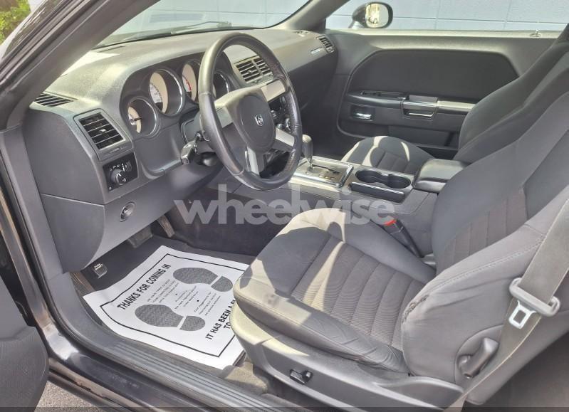 Photo 5 of 2009 Dodge Challenger R/T (VIN 2B3LJ54T09H641283)