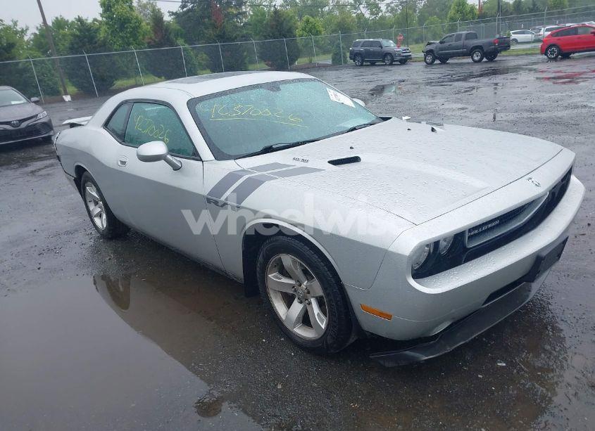 2009 Dodge Challenger R/T (VIN 2B3LJ54T69H520645) main photo