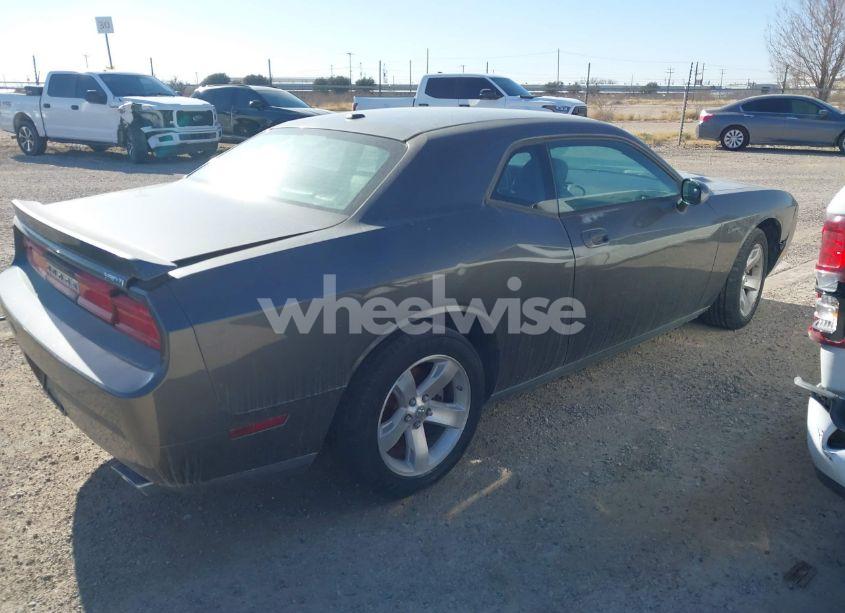 Photo 4 of 2009 Dodge Challenger R/T (VIN 2B3LJ54T99H582718)
