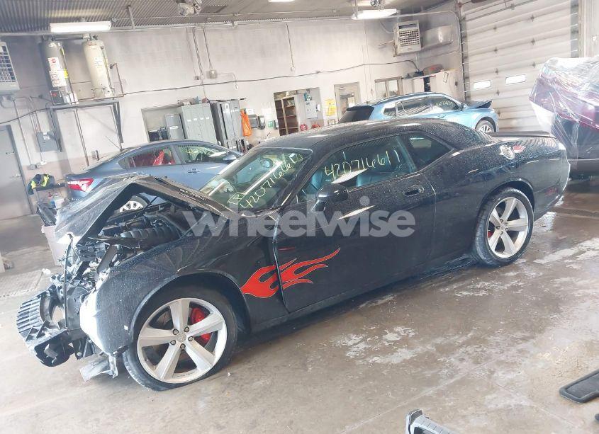 Photo 2 of 2009 Dodge Challenger SRT8 (VIN 2B3LJ74W09H580247)