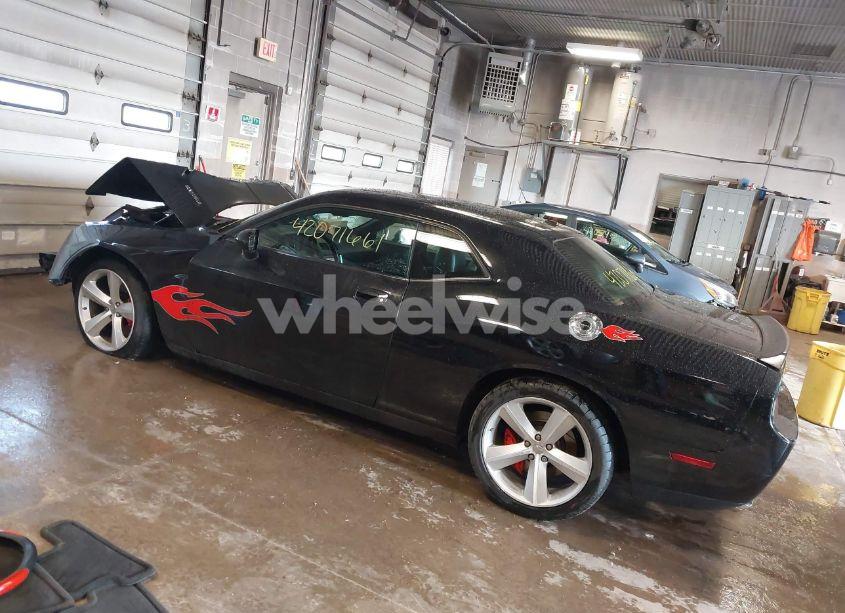 Photo 3 of 2009 Dodge Challenger SRT8 (VIN 2B3LJ74W09H580247)