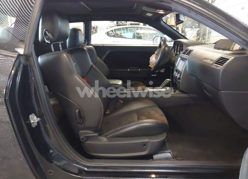 Photo 5 of 2009 Dodge Challenger SRT8 (VIN 2B3LJ74W09H580247)