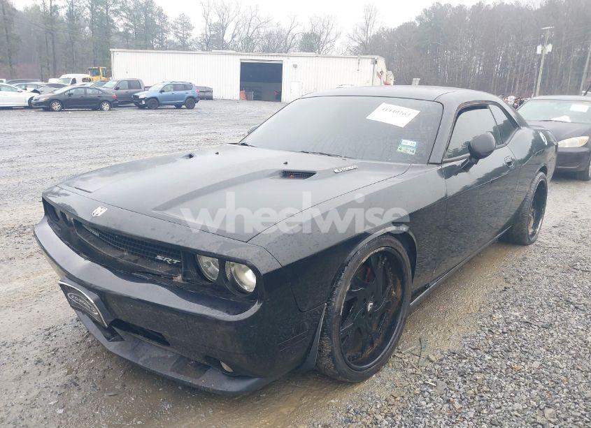Photo 2 of 2009 Dodge Challenger SRT8 (VIN 2B3LJ74W69H551495)