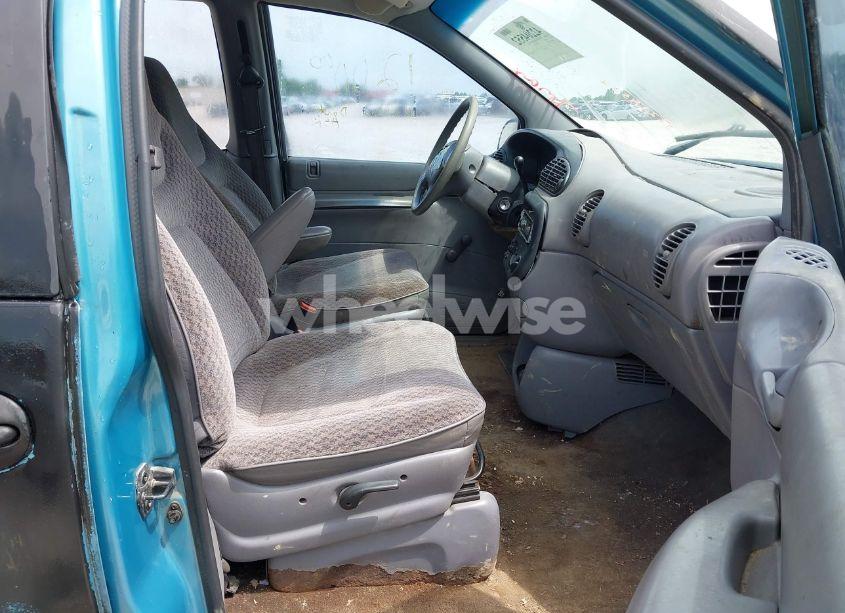 Photo 5 of 1998 Dodge Caravan (VIN 2B4FP25B9WR500942)