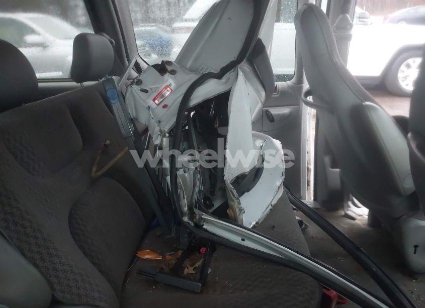 Photo 8 of 2000 Dodge Grand CARAVAN (VIN 2B4GP2435YR570861)