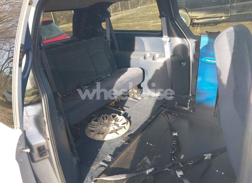 Photo 8 of 2002 Dodge Grand CARAVAN SPORT (VIN 2B4GP443X2R558949)