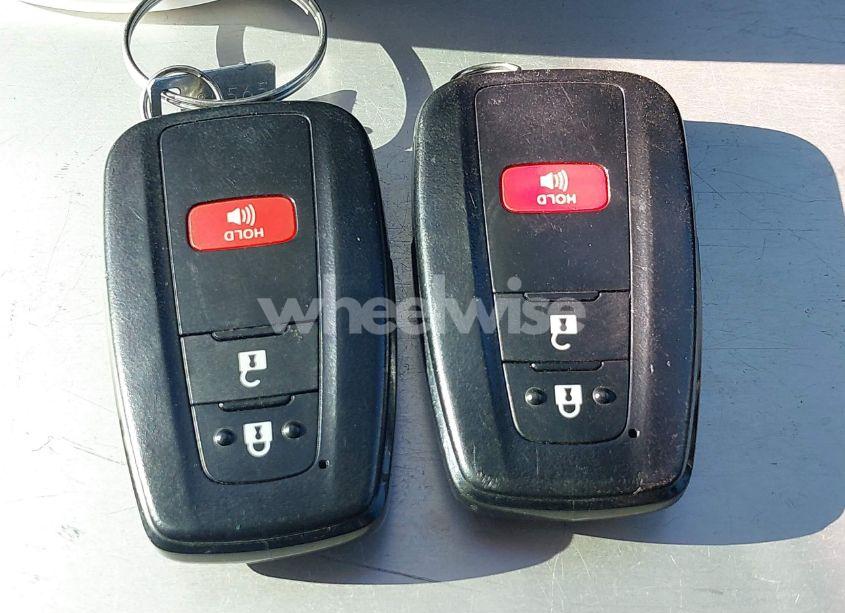 Photo 11 of 2022 Toyota Rav4 HYBRID XLE (VIN 2B4HB25Y9SK******)