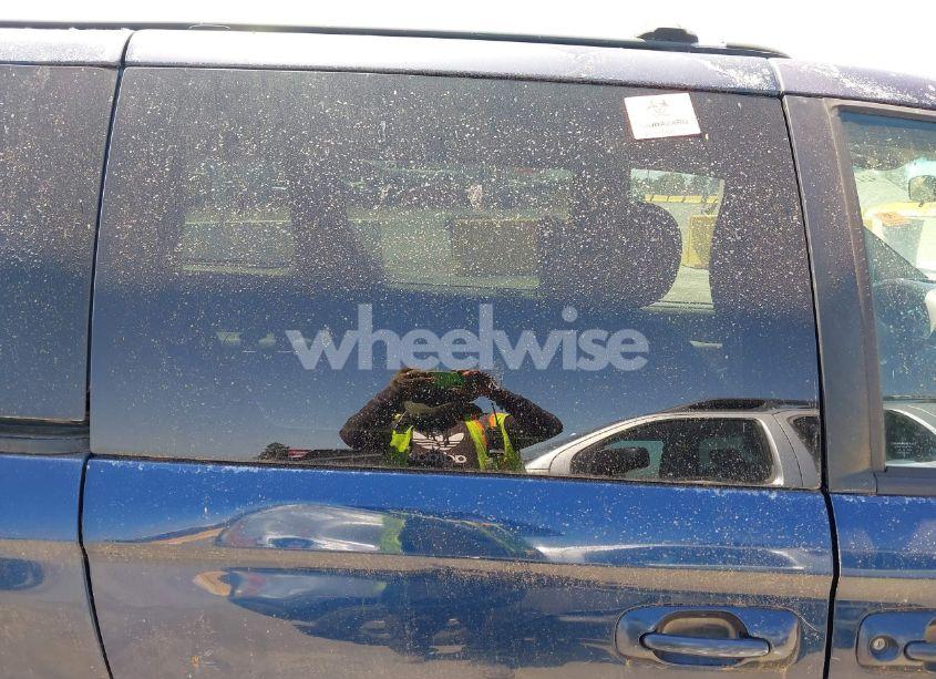 Photo 8 of 2002 Dodge Grand CARAVAN EX (VIN 2B8GP74L92R529717)