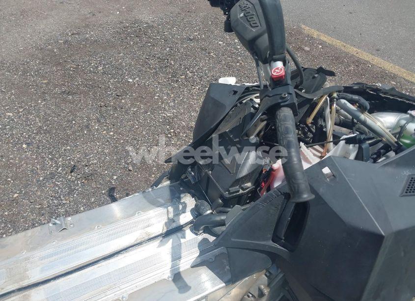 Photo 5 of 2011 Ski Doo SUMMIT (VIN 2BPSCTBB4BV0000Z0)