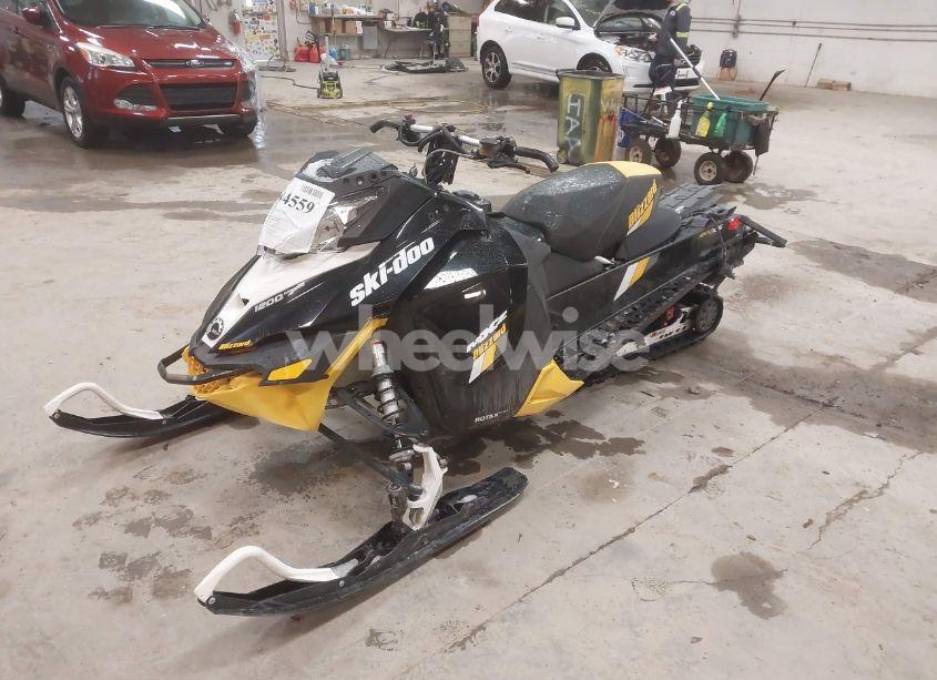 Photo 2 of 2016 Skidoo Blizzard N/A (VIN 2BPSNYGA8GV000147)