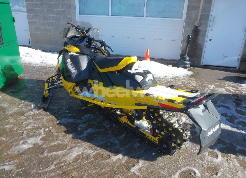 Photo 3 of 2024 Ski-doo Mxz N/A (VIN 2BPSUCRC5RV000663)