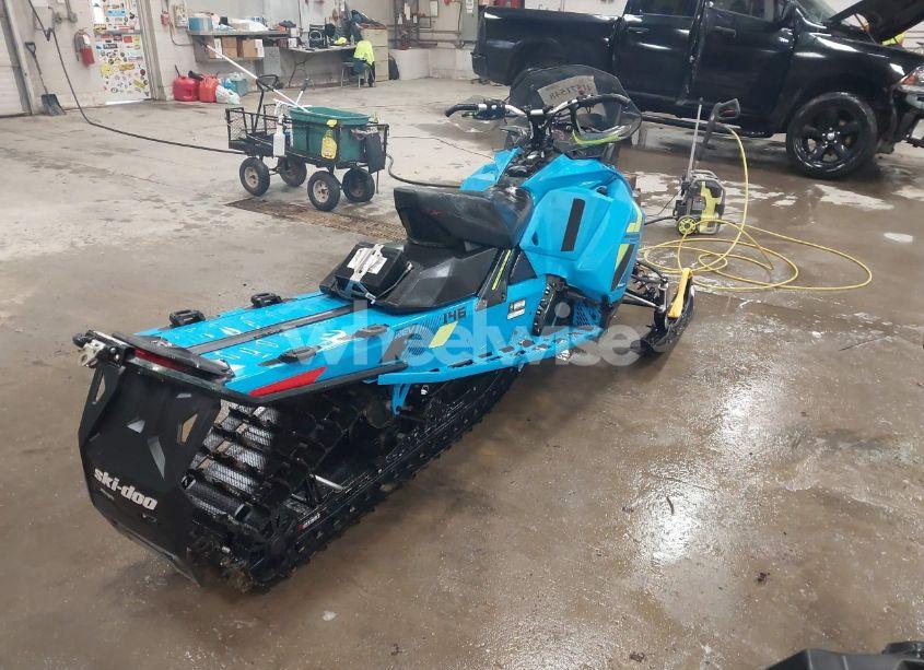Photo 4 of 2018 Skidoo Renegade N/A (VIN 2BPSUXJGXJV000135)