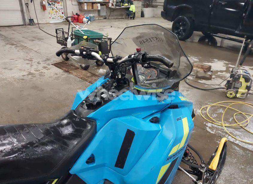 Photo 5 of 2018 Skidoo Renegade N/A (VIN 2BPSUXJGXJV000135)