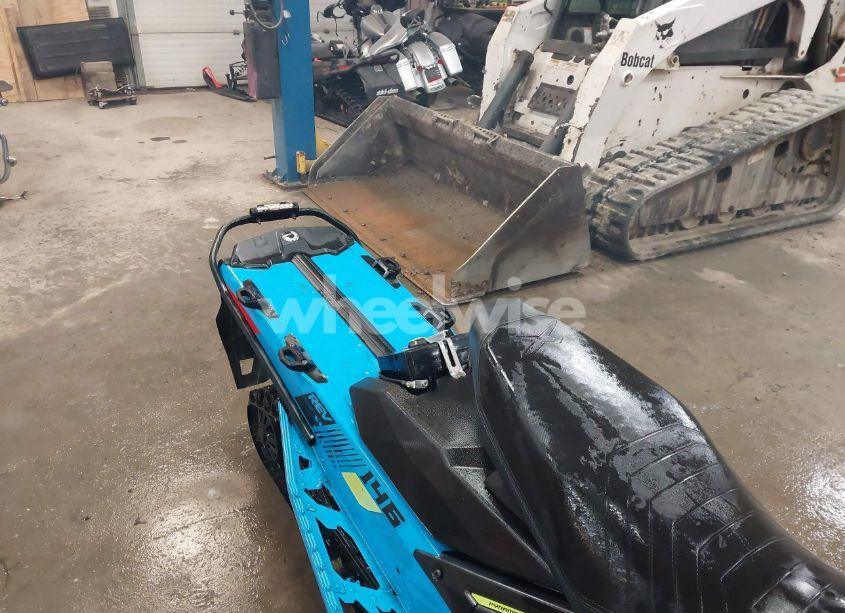 Photo 8 of 2018 Skidoo Renegade N/A (VIN 2BPSUXJGXJV000135)