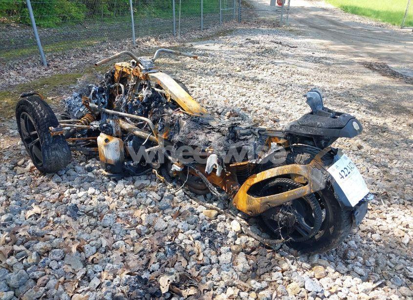 Photo 3 of 2011 Can-am Spyder ROADSTER RS (VIN 2BXJARA18BV000826)