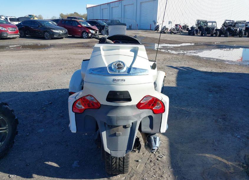 Photo 6 of 2012 Can-am Spyder ROADSTER RT-LTD (VIN 2BXJBDC17CV001819)