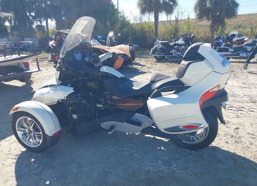 Photo 14 of 2011 Can-am Spyder ROADSTER RT-LTD (VIN 2BXJBDC18BV001438)