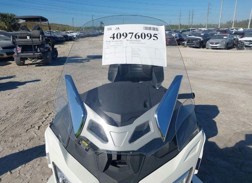 Photo 5 of 2011 Can-am Spyder ROADSTER RT-LTD (VIN 2BXJBDC18BV001438)