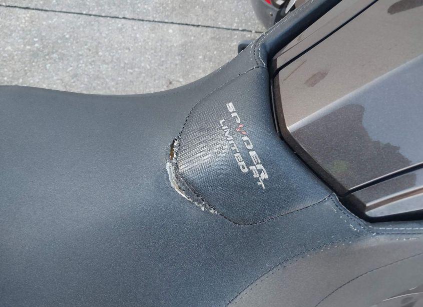 Photo 14 of 2012 Can-am Spyder ROADSTER RT-LTD (VIN 2BXJBRC11CV000209)