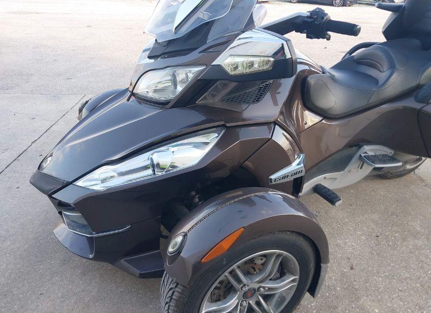 Photo 2 of 2012 Can-am Spyder ROADSTER RT-LTD (VIN 2BXJBRC11CV000209)