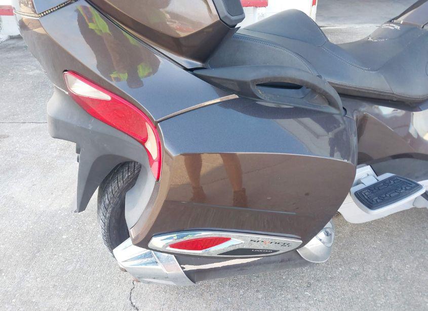 Photo 4 of 2012 Can-am Spyder ROADSTER RT-LTD (VIN 2BXJBRC11CV000209)