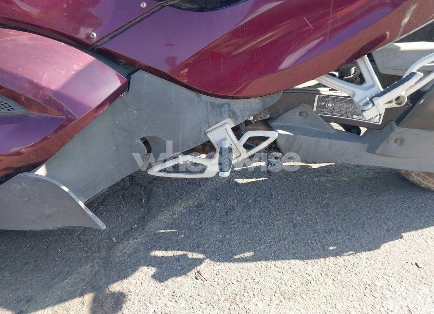 Photo 9 of 2014 Can-am Spyder ROADSTER RS/RS-S (VIN 2BXNABC13EV000906)