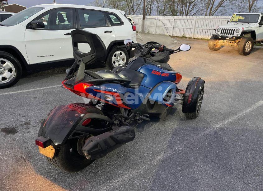 Photo 4 of 2015 Can-am Spyder ROADSTER RS/RS-S/RS-S SPEC SERIES (VIN 2BXNABC46FV000359)