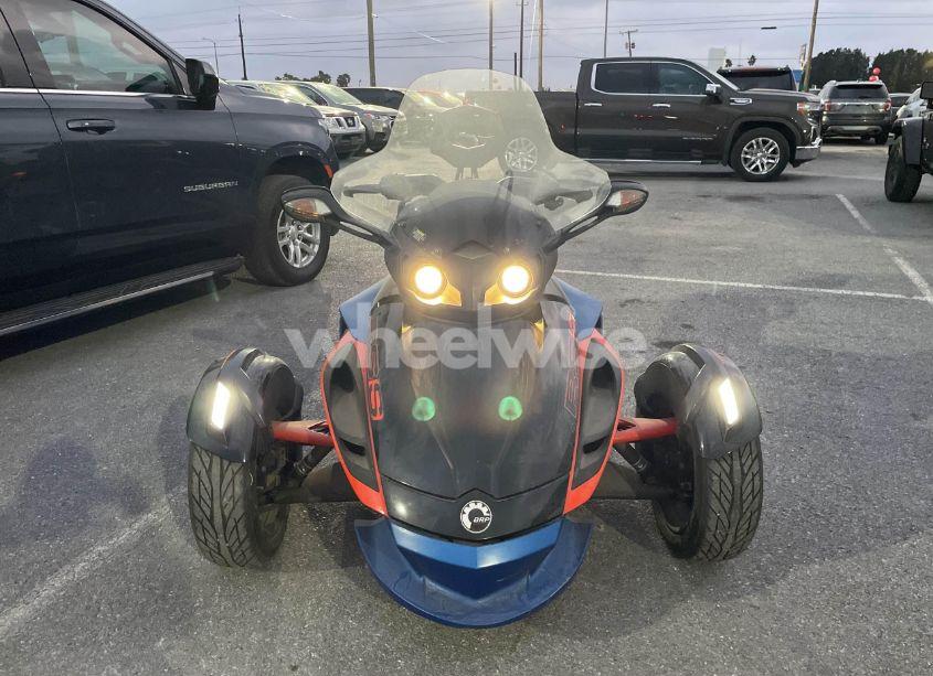 Photo 5 of 2015 Can-am Spyder ROADSTER RS/RS-S/RS-S SPEC SERIES (VIN 2BXNABC46FV000359)