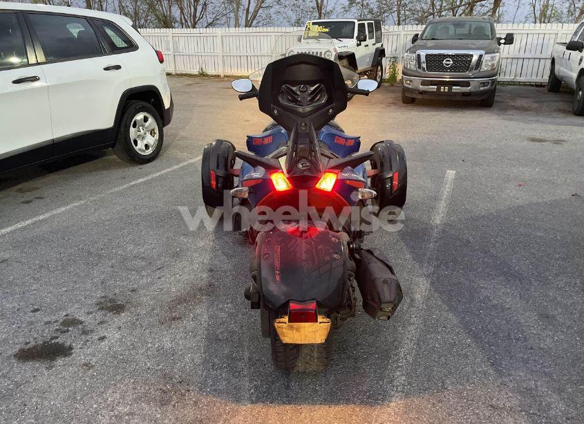 Photo 6 of 2015 Can-am Spyder ROADSTER RS/RS-S/RS-S SPEC SERIES (VIN 2BXNABC46FV000359)