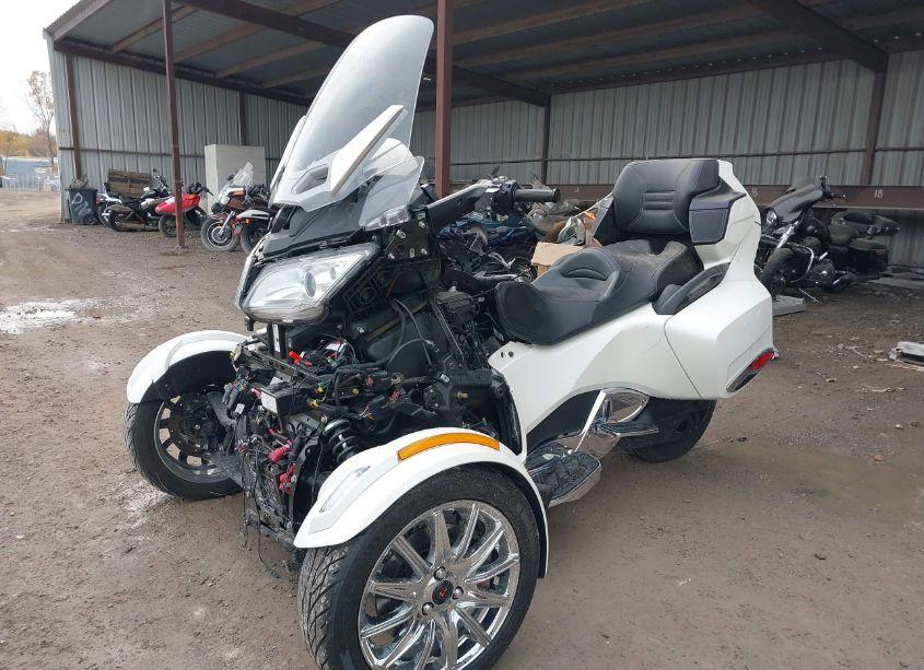 Photo 2 of 2013 Can-am Spyder ROADSTER RT/RTS/RT LIMITED (VIN 2BXNBBC14DV004684)