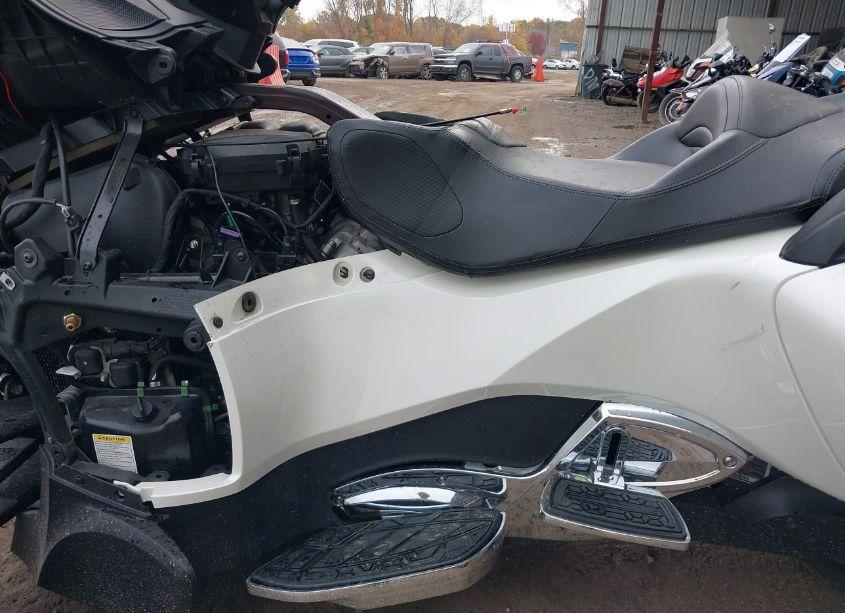 Photo 9 of 2013 Can-am Spyder ROADSTER RT/RTS/RT LIMITED (VIN 2BXNBBC14DV004684)