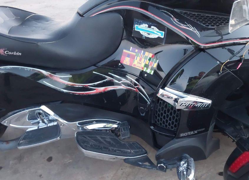 Photo 8 of 2015 Can-am Spyder ROADSTER RT/RT-S/S SERIES/LTD (VIN 2BXNBDD22FV003751)