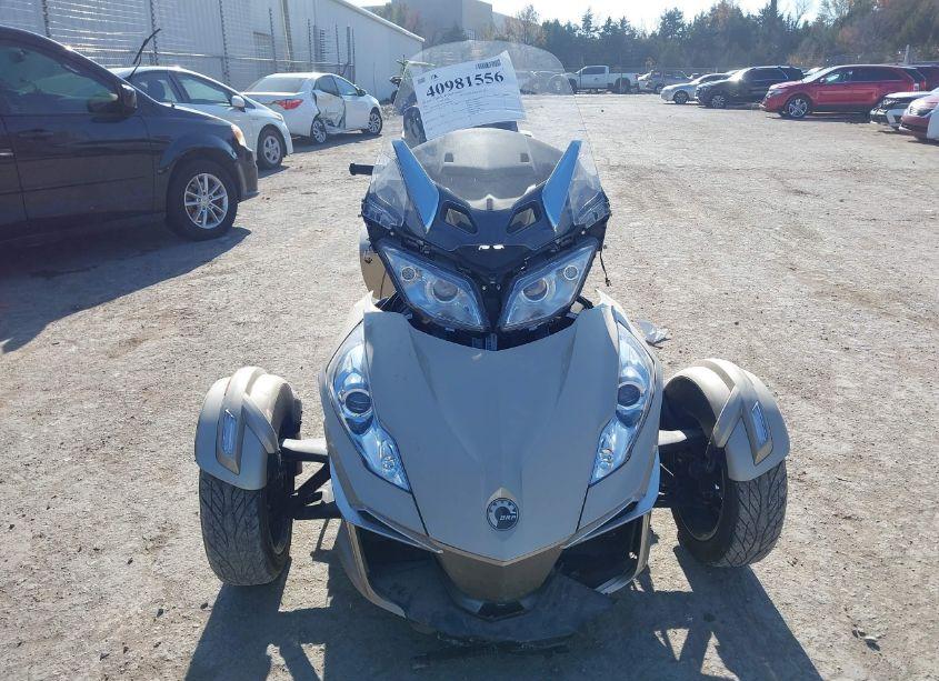 Photo 5 of 2017 Can-am Spyder ROADSTER RT/RT-S/LTD/SP SERIES (VIN 2BXNBDD22HV000898)